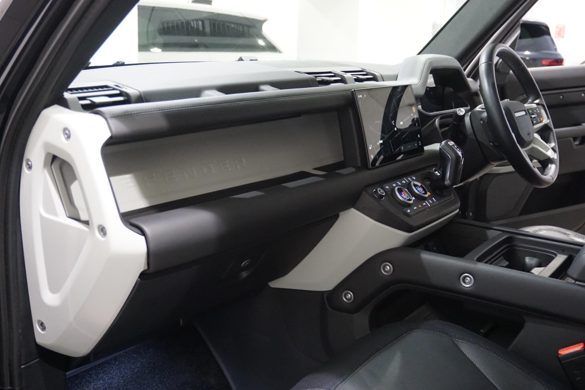 Land Rover Defender 110 3.0 D300 MHEV X-Dynamic HSE Auto 4WD Euro 6 (s/s) 5dr